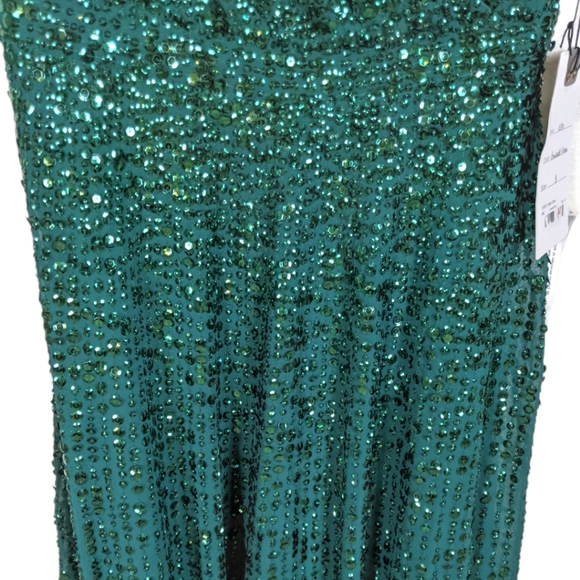 Mac Duggal Emerald Green Sequined Plunging Surplice Evening Gown Size 8 - Picture 8 of 14